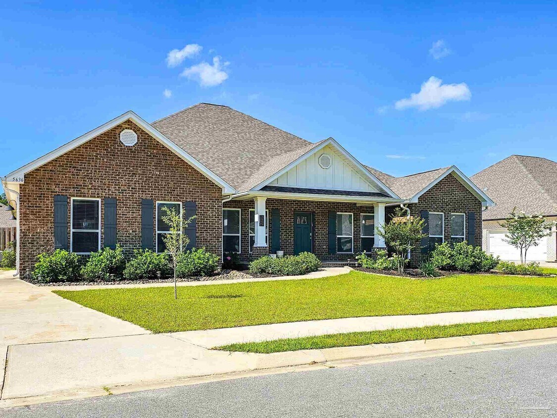 Foto principal - 5636 Blake Ln