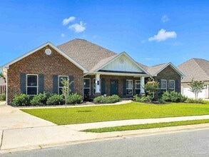 Building Photo - 5636 Blake Ln