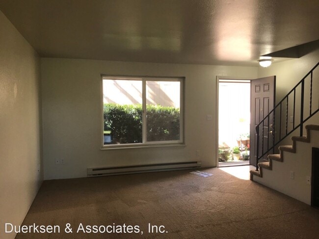 Building Photo - 120-124 NE Conifer Blvd