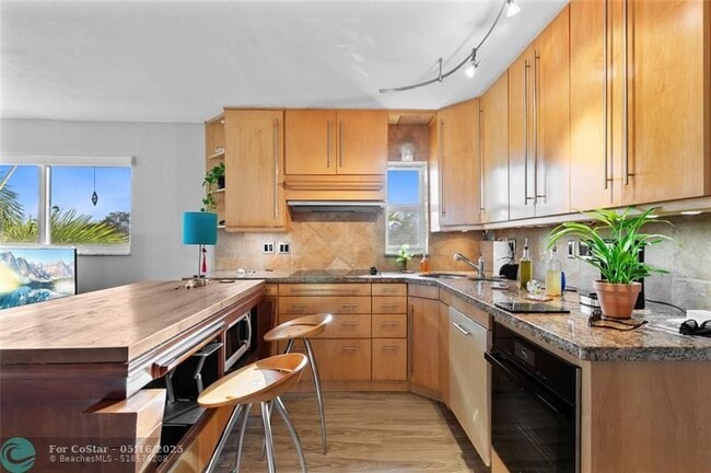 Foto del edificio - 1220 NE 3rd St