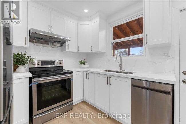 Building Photo - 24 Eaton Pl