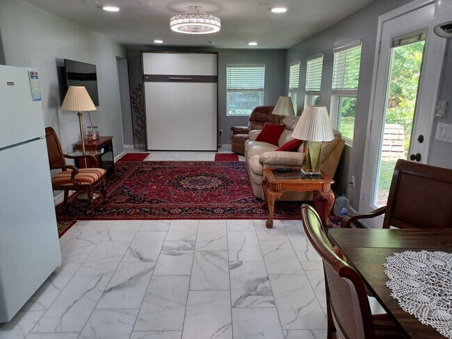 Building Photo - 7007 Balboa Dr