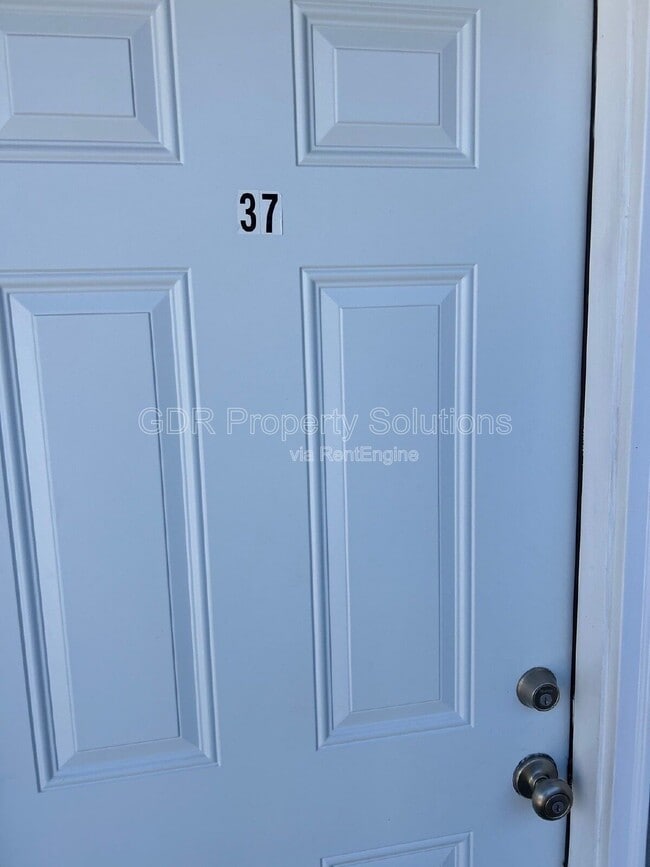 Building Photo - 401 14th St NW