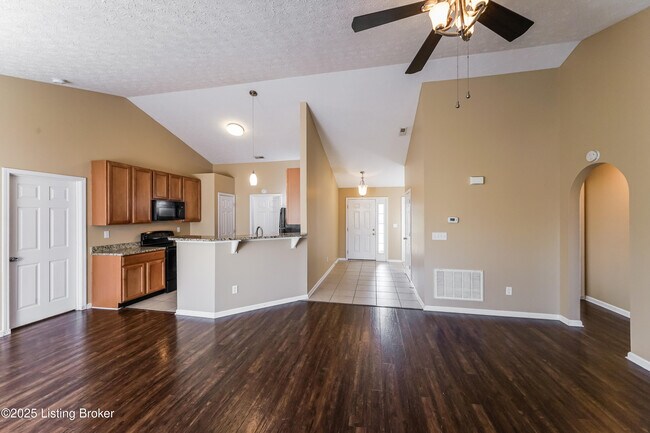 Building Photo - 7813 Bridlewood Pl