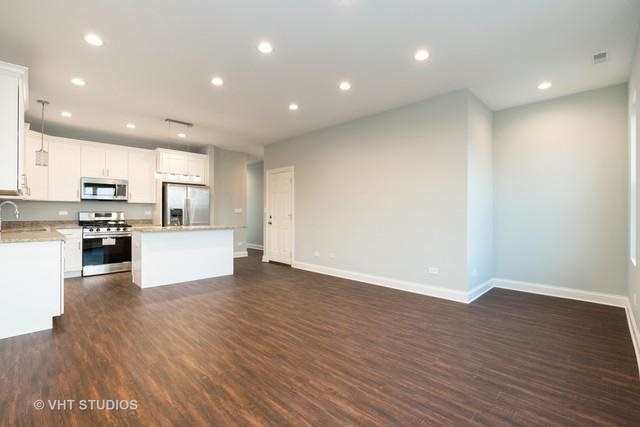 Living - 2237 W 18th St