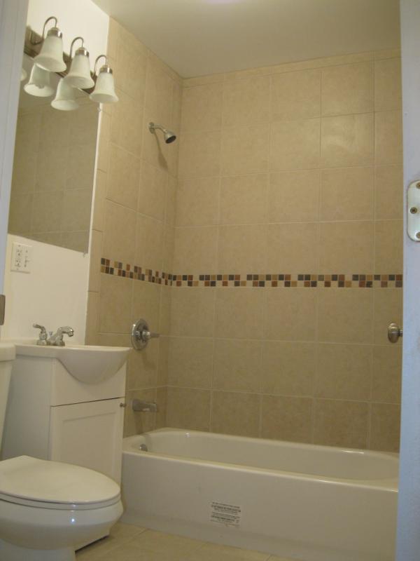 Building Photo - 3638 W Diversey Ave