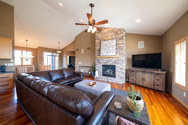 Building Photo - 6531 Century Ln