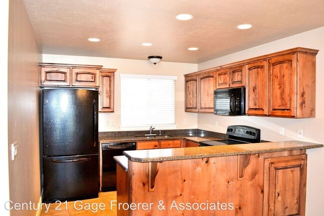 Building Photo - 747 N 4400 W