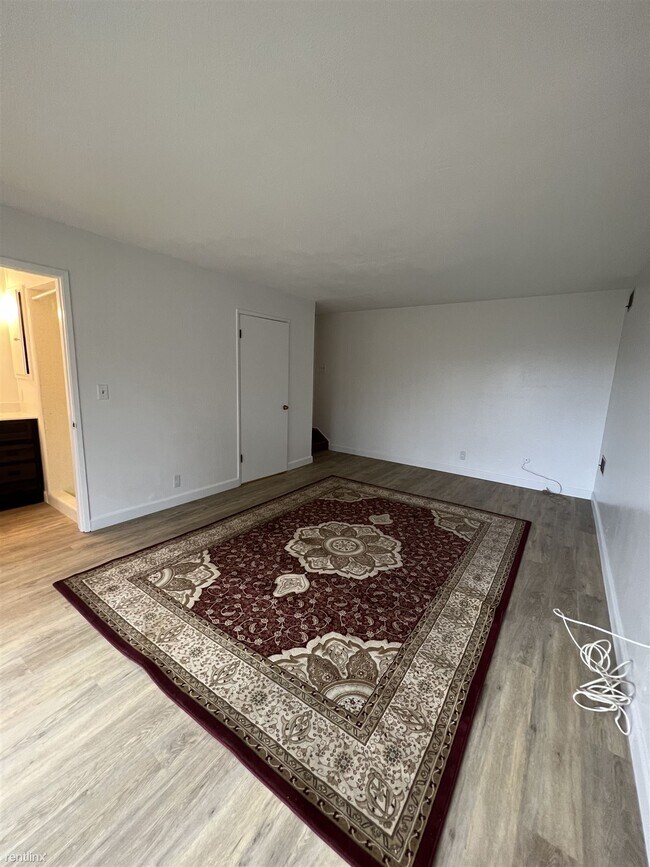 Building Photo - 4 br, 2 bath House - 45 Thrift Street