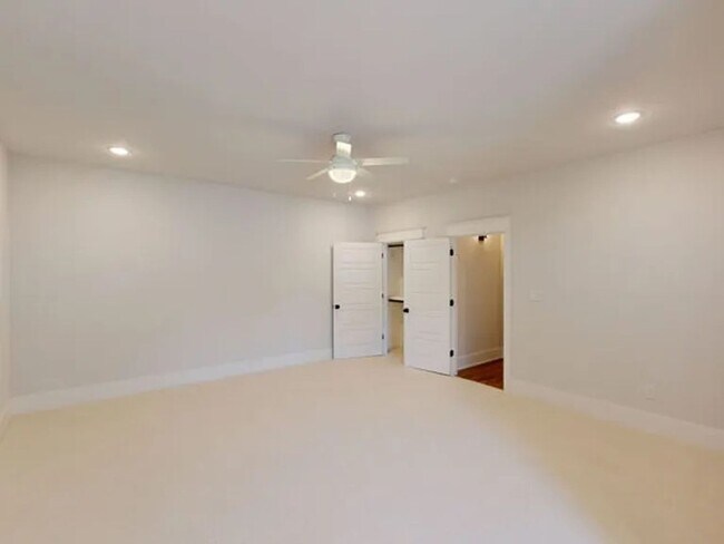 Foto del edificio - 234 McCowat St