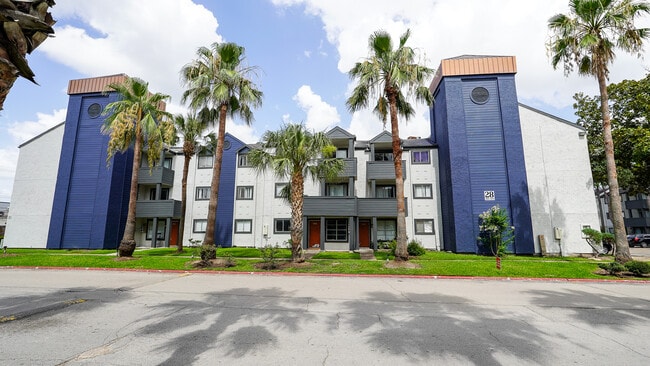 Building Photo - Windsor Manor