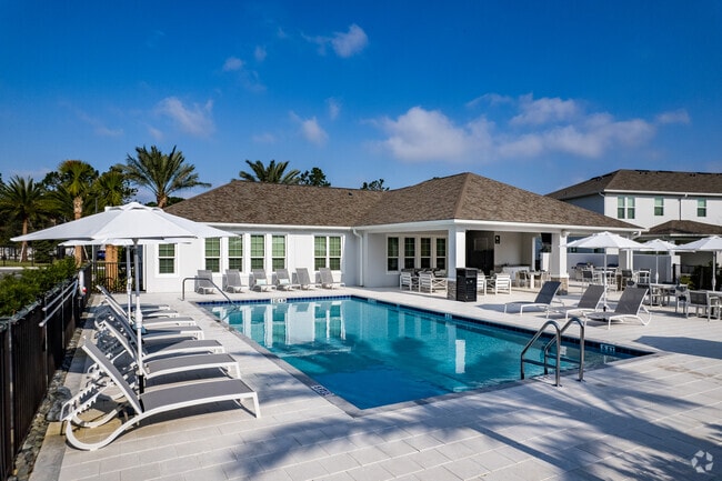 Resort-Style Pool - Allure on Enterprise