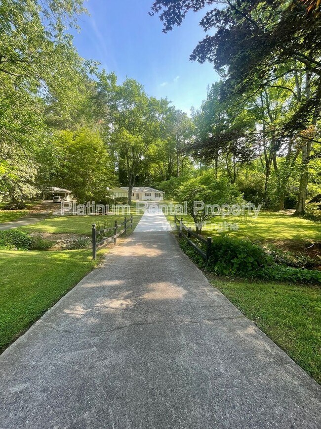 Building Photo - 224 Cold Creek Dr