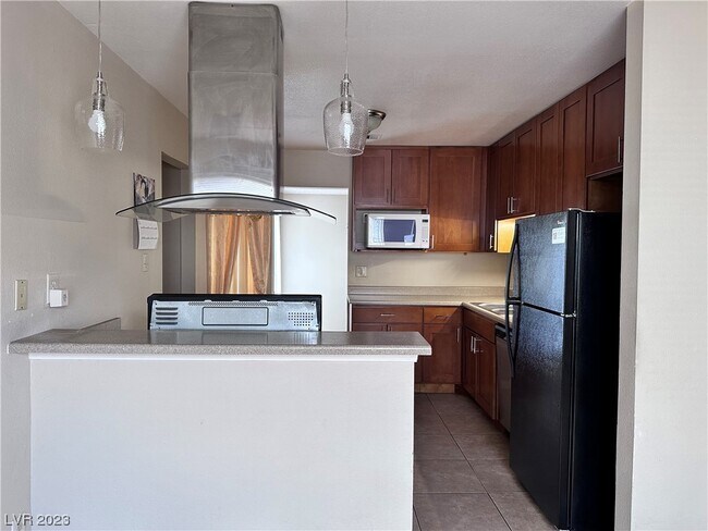 Building Photo - 112 Redstone St