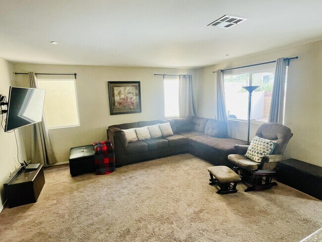 Foto del edificio - 34212 Woodmont