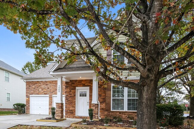 Building Photo - 1000 Baybrook Dr