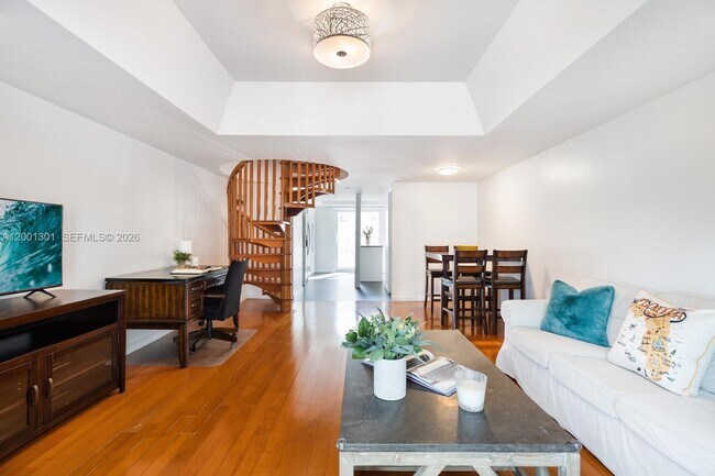 Foto del edificio - 635 Euclid Ave