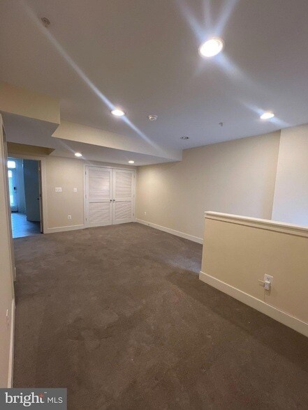 Foto del edificio - 5603 Lustine St