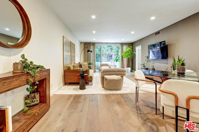 Foto del edificio - 874 Hammond St