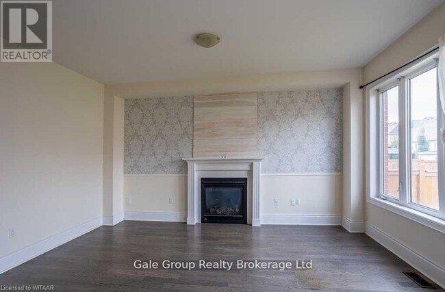 Photo du bâtiment - 909 Edinburgh Dr