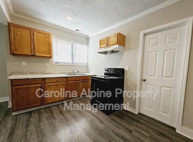 Building Photo - 429 S Willow St
