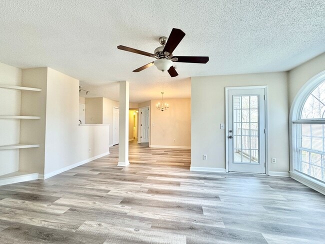 Building Photo - 6704-G W Friendly Ave