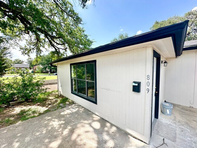 Foto del edificio - Updated Duplex in Charming Belton Texas!