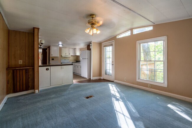 Foto del edificio - 4301 Budds Creek Road, Cunningham, TN 37052