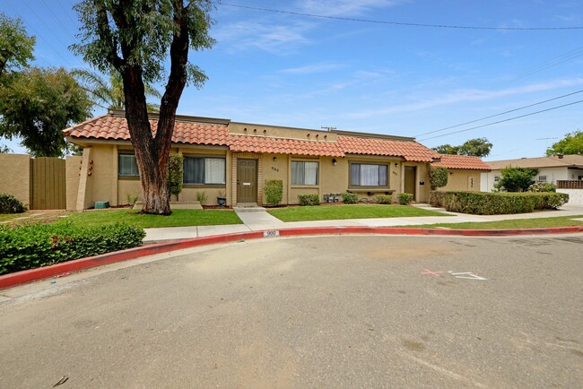 Building Photo - 900 N Harbor Blvd