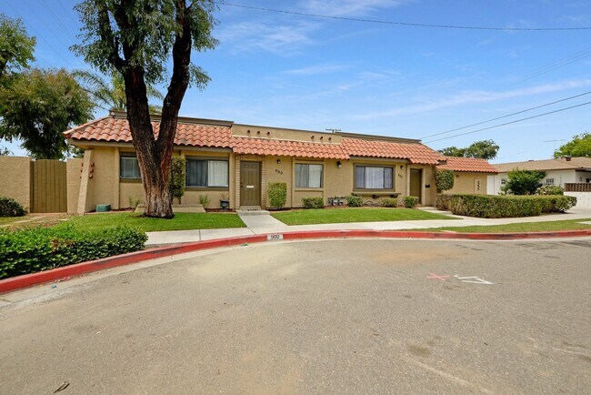 Foto del edificio - 900 N Harbor Blvd