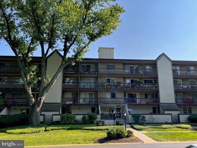 Foto del edificio - 7400 Lakeview Dr