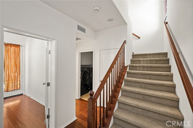 Building Photo - 125 Tall Oak