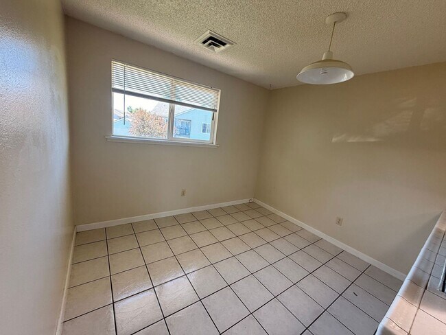 Building Photo - 4180 Bristol Ct