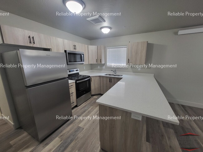 Building Photo - 6325 N Silver Fox Rd