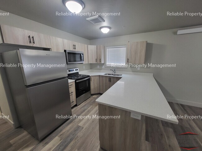 Foto del edificio - 6325 N Silver Fox Rd