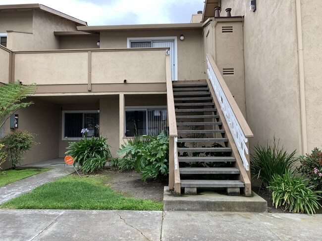 Building Photo - 1055 Padre Drive, Unit 4