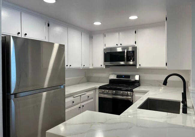 Foto del edificio - 15511 Sherman Way