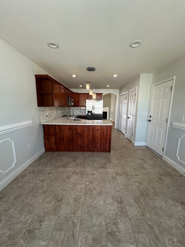 Building Photo - 105 Calcite Dr