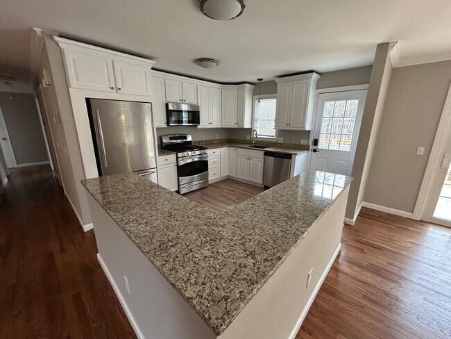 Foto del edificio - 3BR/2.5BA Home In Torrington