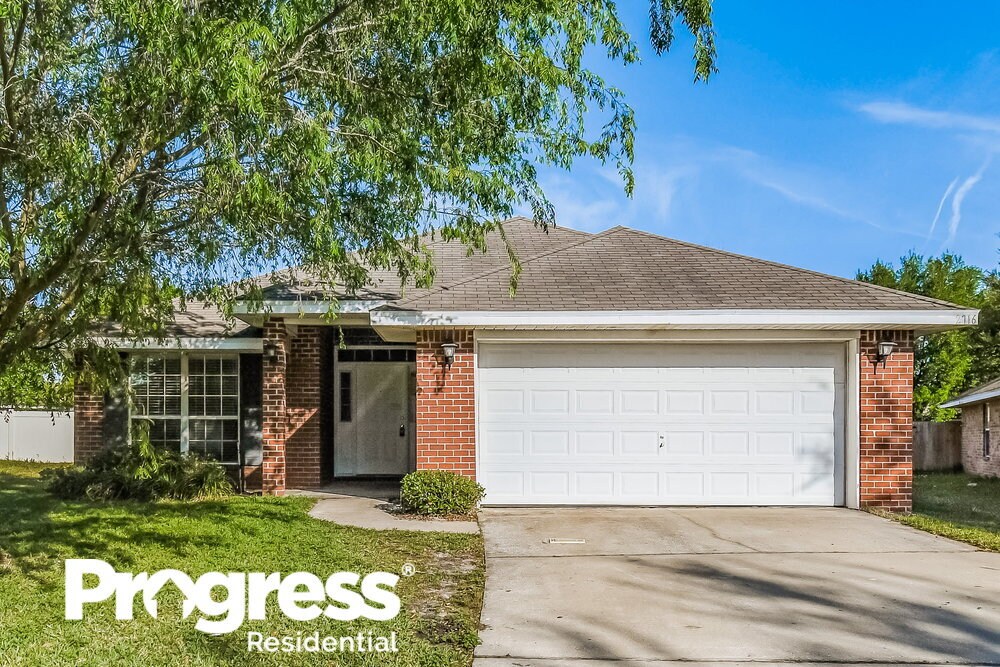 2716 Creekfront Dr, Green Cove Springs, FL 32043