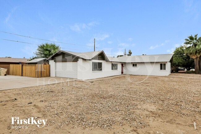 Building Photo - 5361 N 61st Dr