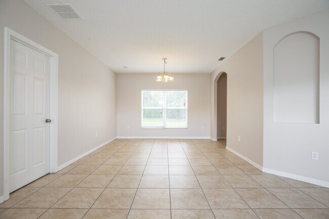 Building Photo - 1009 Dudley Dr