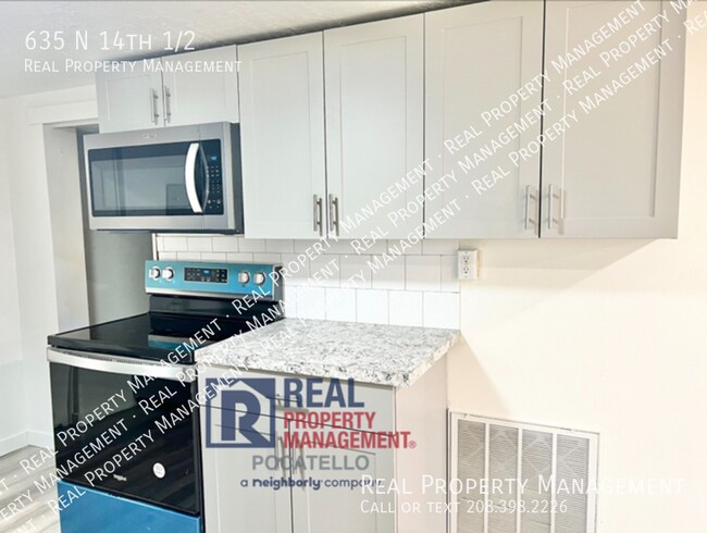 Building Photo - MOVE - IN SPECIAL - 2 Bedroom Basement Apa...