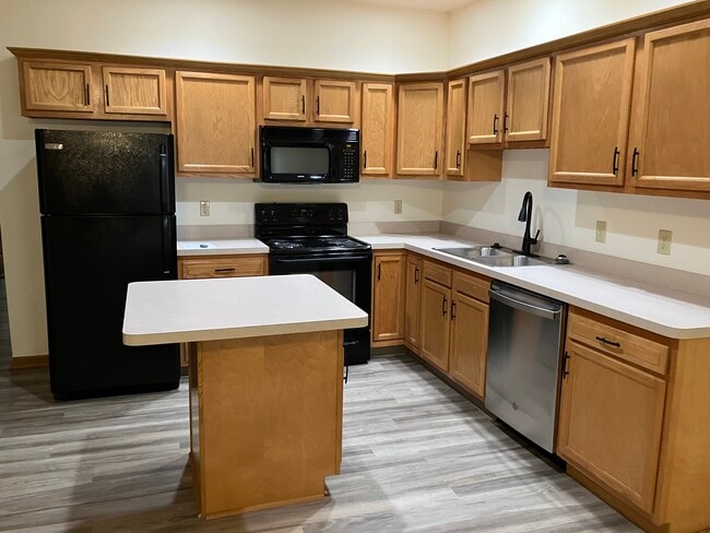 Building Photo - 1023 Laurel Tree Ct