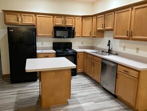 Building Photo - 1023 Laurel Tree Ct