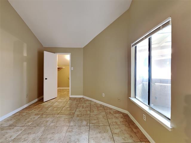 Building Photo - 5550 Spring Valley Rd