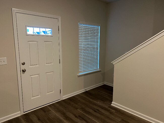 Foto del edificio - 903 Drake Grv Ln
