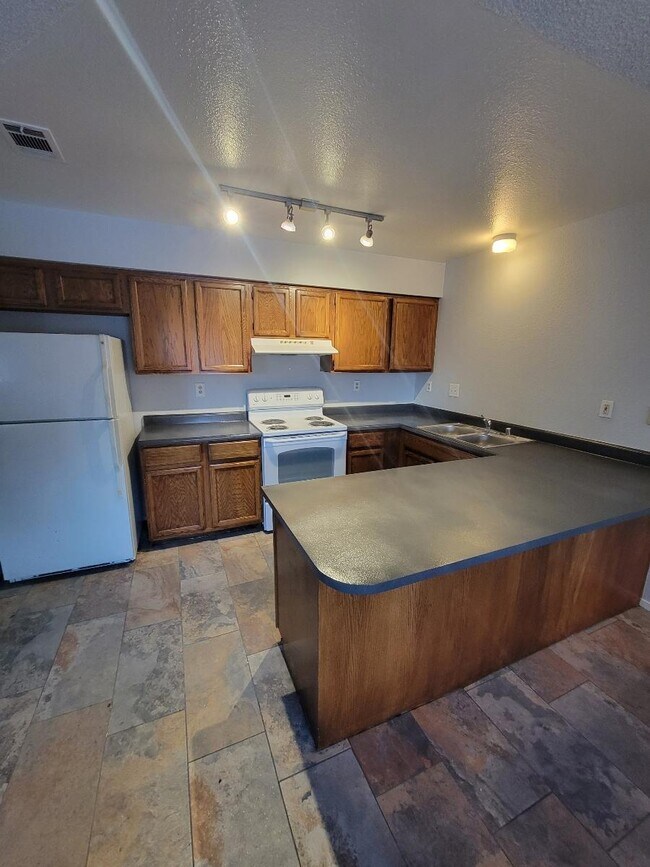 Building Photo - 824 Mantis Way