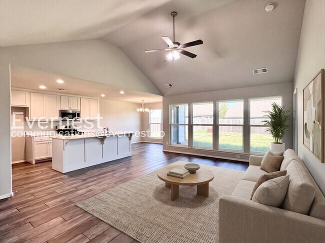 Foto del edificio - 3 Bed, 2 Bath Home with Garage & Fenced Yard / Pet-Friendly / Available Now!