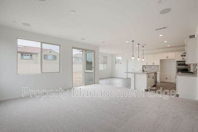 Building Photo - 4470 Hickory Ct